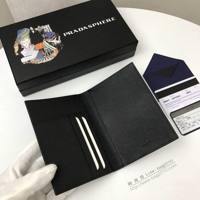prada護照夾 普拉達專櫃最新十字紋牛皮款 2MV017 PRADA男士護照夾  pyd2109